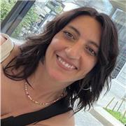 Ho lavorato e studiato per anni in Europa e Stati Uniti. Sono abilitata all’insegnamento della lingua e letteratura inglese